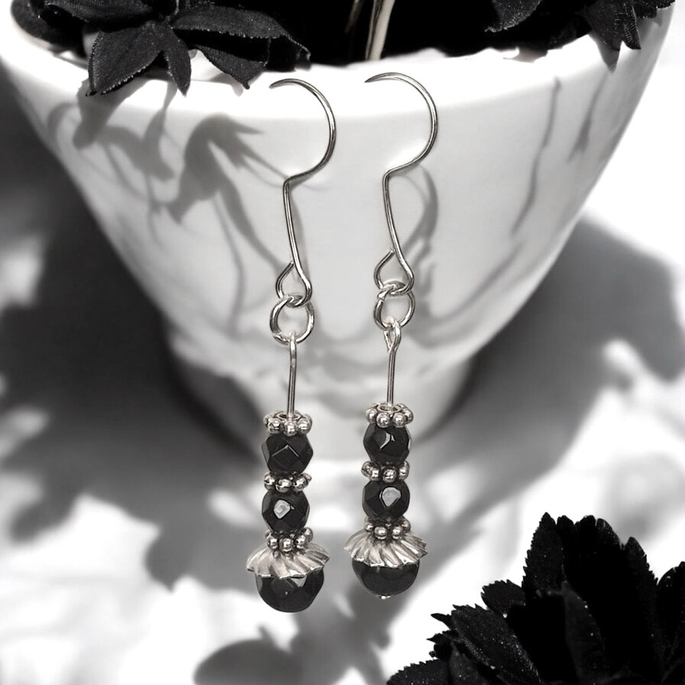 5 For $25💫Alternative Black Beaded Dangles